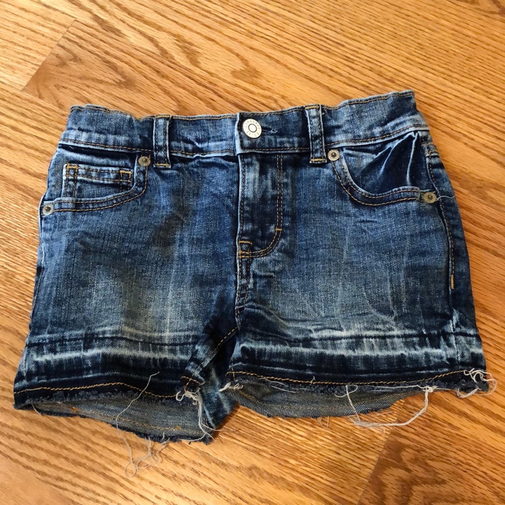 NWOT Gymboree girls distressed jean shorts